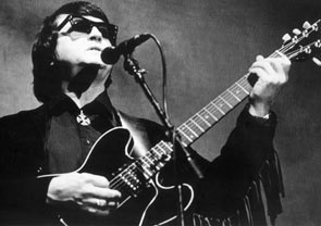 Larry Branson as Roy Orbison